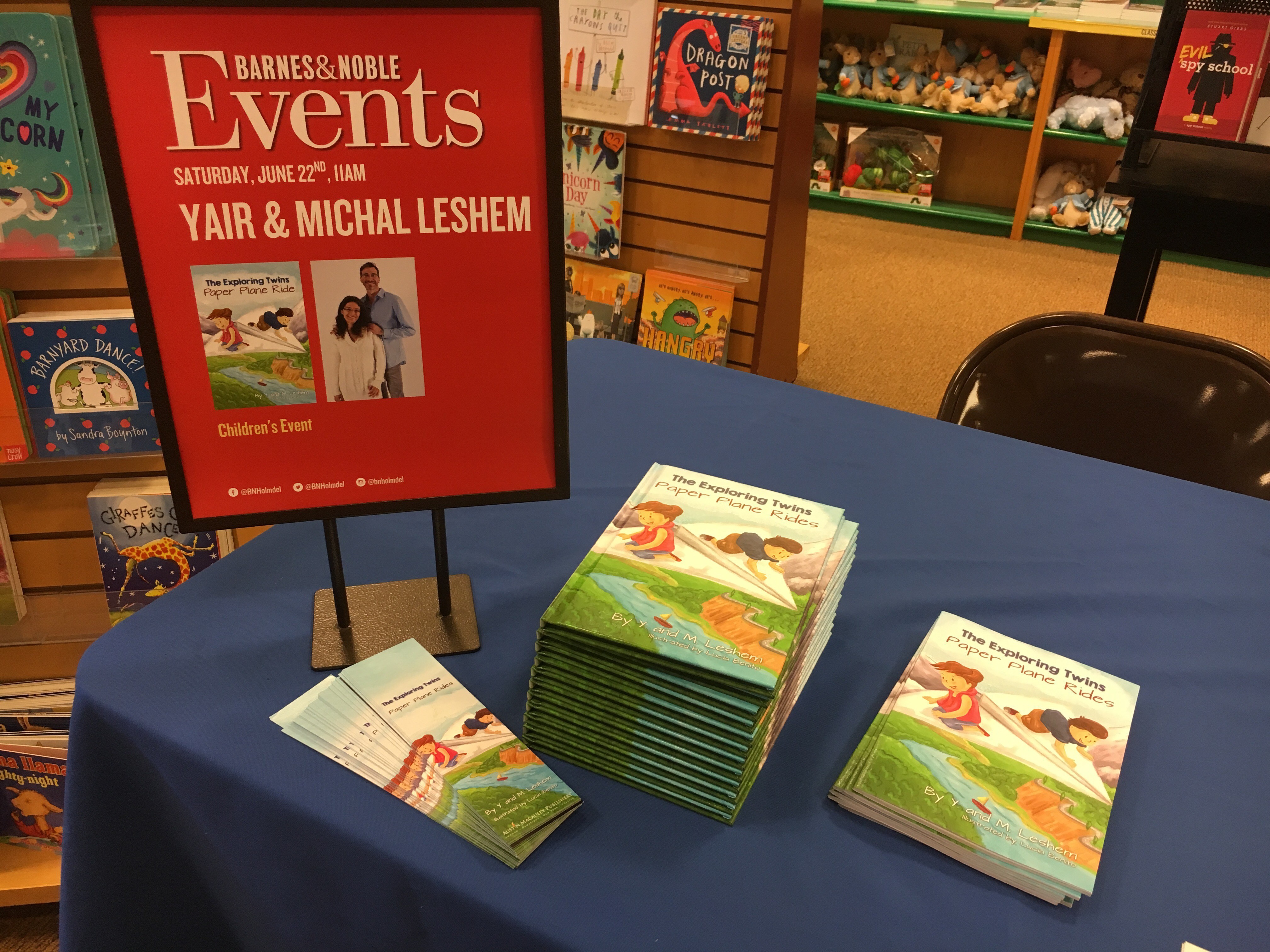 Barnes and Nobles Invited the Spectacular Authors Y. and M. Leshem for a Book Signing Event
